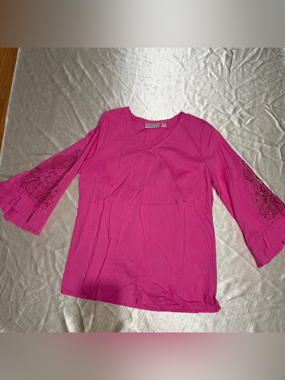 Belle by Kim Gravel Cut to the Lace Ruffle Sleeve Woven Pink Top Small A643716
